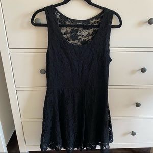 Aritzia Dilema Lace Dress